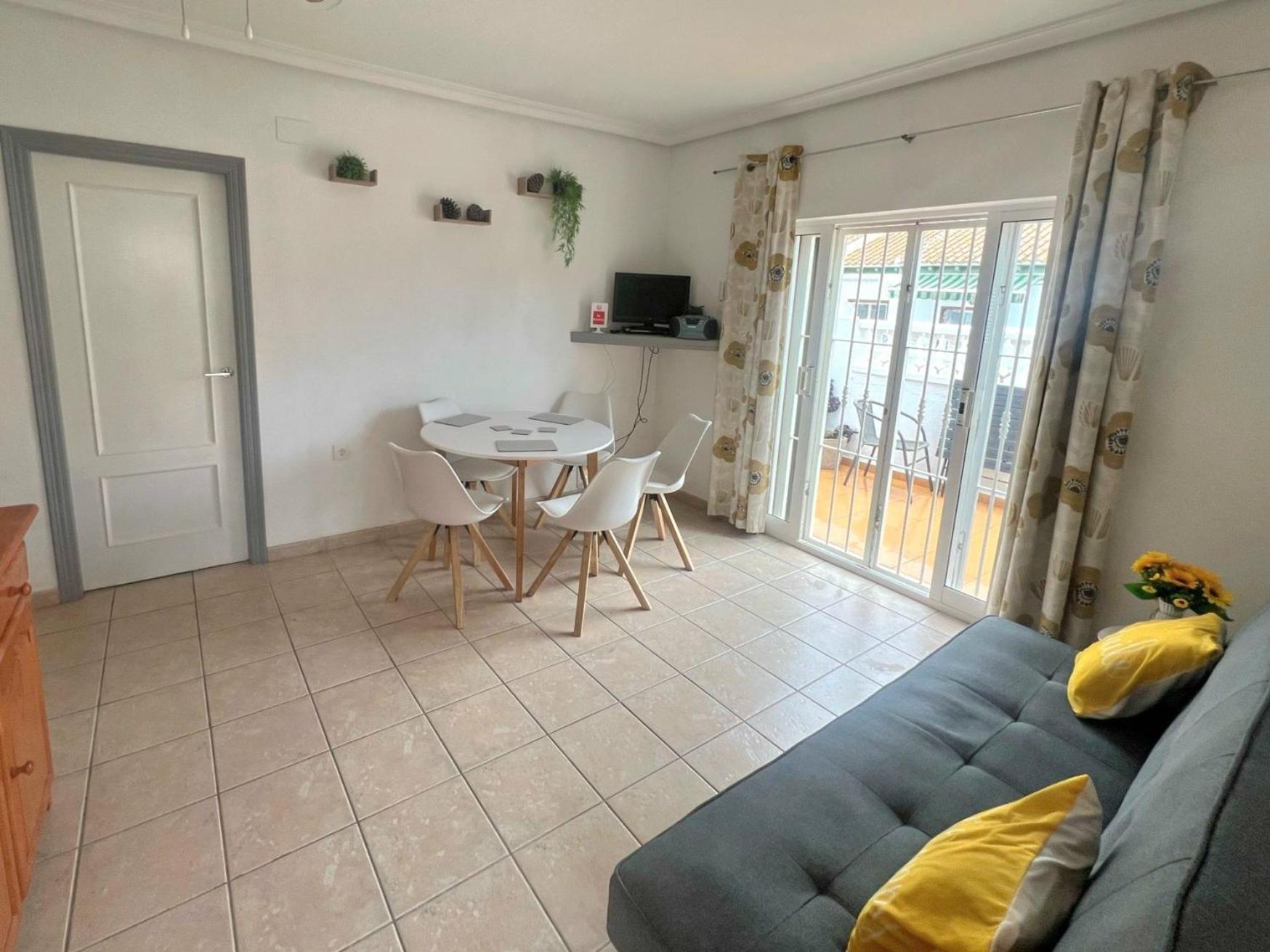 Lovely Apartment Near The Beach In Sunny La Mata Торевьиа Экстерьер фото